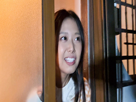 これが令和のガチ夜這いセックス！実家暮らしの女の子　サンプル画像03